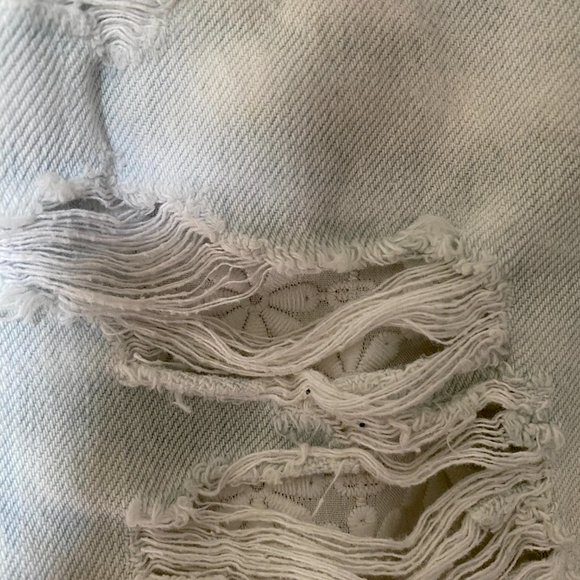 American Eagle Light Wash Distressed Jean Shorts Size 0 - Picture 3 of 5